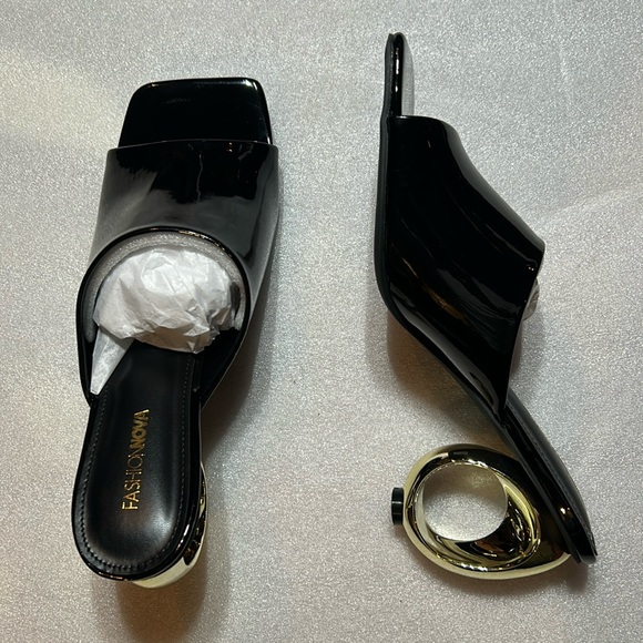 Black patent mule heels size 11 NIB - Picture 1 of 7